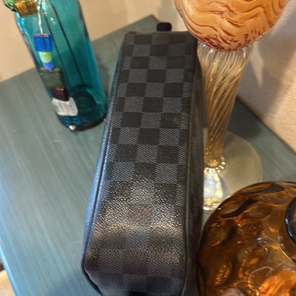 ‼️New Price‼️Firm‼️Louis Vuitton Damier Graphite Toiletry Bag - Picture 7 of 13